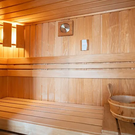 Duenenpalais App 22 *