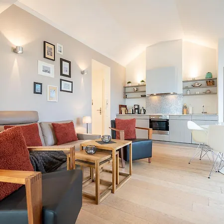 Duenenpalais App 22 *